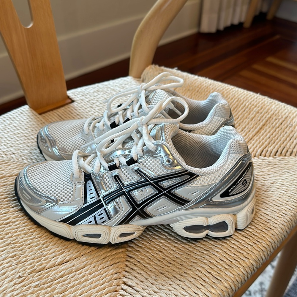 ASICS gel nimbus 9 (rare)